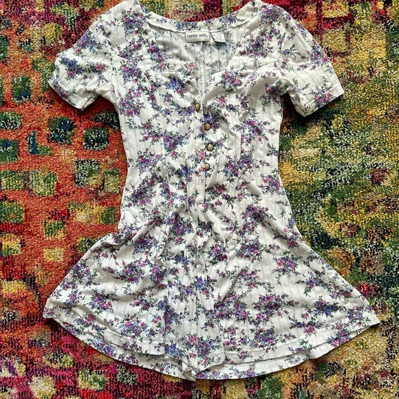 Vintage White & Floral Romper Size Medium - Picture 2 of 5